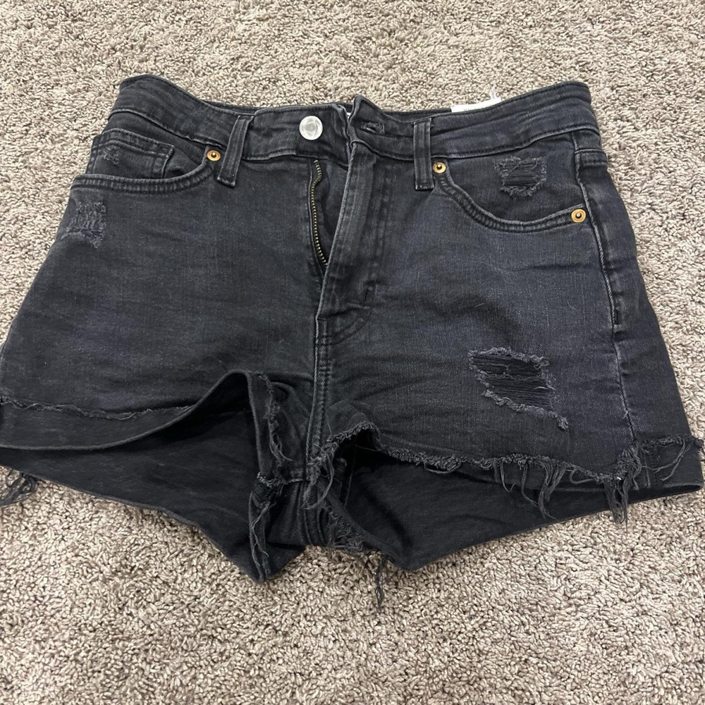 black tilly’s jean shorts